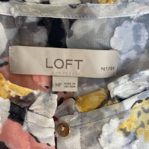 LOFT Sleeveless Ruffled Blouse: MPetite - Picture 3 of 5